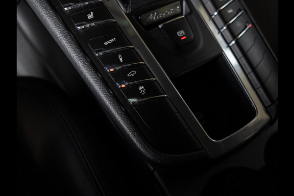 Porsche Macan 3.0 S / 340pk / Panorama dak / Trekhaak / Stoelverwarming /