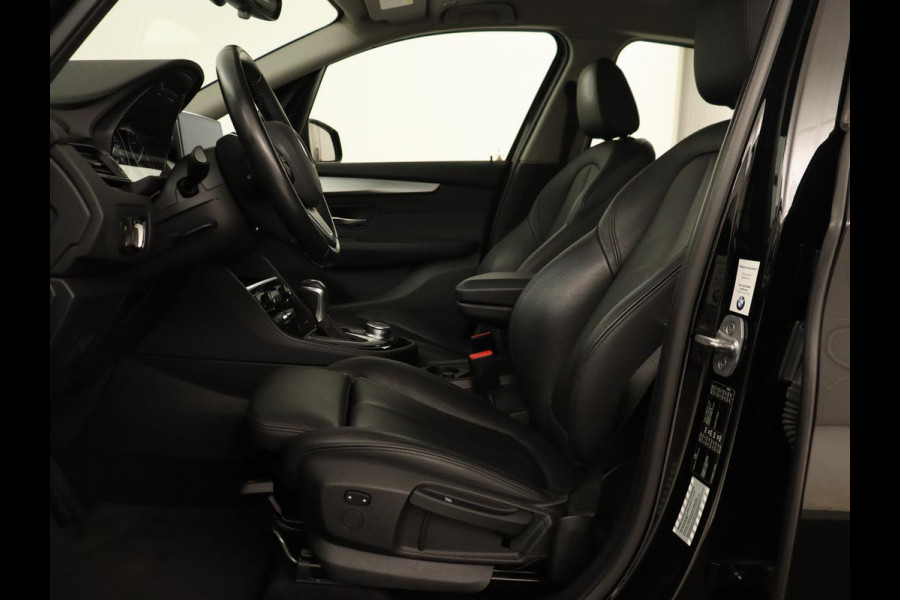 BMW 2 Serie Active Tourer 218i Corporate Lease High Executive | Leder | Cruise Control | Stoelverwarming | Head-up | Elektrische achterklep | Xenon BMW 2 Serie Active Tourer 218i Corporate Lease High Executive | Leder | Cruise Control | Stoelverwarming | Head-up | Elektrische achterklep | Xenon