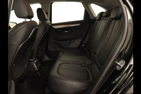 BMW 2 Serie Active Tourer 218i Corporate Lease High Executive | Leder | Cruise Control | Stoelverwarming | Head-up | Elektrische achterklep | Xenon BMW 2 Serie Active Tourer 218i Corporate Lease High Executive | Leder | Cruise Control | Stoelverwarming | Head-up | Elektrische achterklep | Xenon