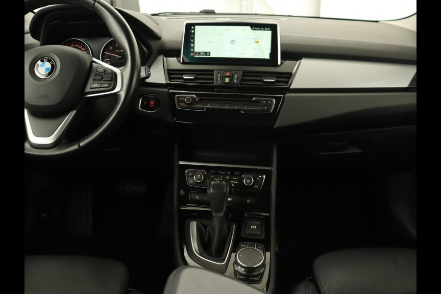 BMW 2 Serie Active Tourer 218i Corporate Lease High Executive | Leder | Cruise Control | Stoelverwarming | Head-up | Elektrische achterklep | Xenon BMW 2 Serie Active Tourer 218i Corporate Lease High Executive | Leder | Cruise Control | Stoelverwarming | Head-up | Elektrische achterklep | Xenon