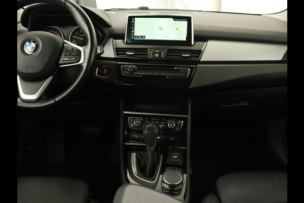 BMW 2 Serie Active Tourer 218i Corporate Lease High Executive | Leder | Cruise Control | Stoelverwarming | Head-up | Elektrische achterklep | Xenon BMW 2 Serie Active Tourer 218i Corporate Lease High Executive | Leder | Cruise Control | Stoelverwarming | Head-up | Elektrische achterklep | Xenon
