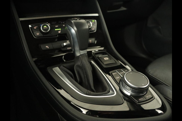 BMW 2 Serie Active Tourer 218i Corporate Lease High Executive | Leder | Cruise Control | Stoelverwarming | Head-up | Elektrische achterklep | Xenon BMW 2 Serie Active Tourer 218i Corporate Lease High Executive | Leder | Cruise Control | Stoelverwarming | Head-up | Elektrische achterklep | Xenon