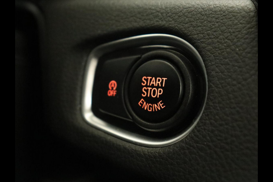 BMW 2 Serie Active Tourer 218i Corporate Lease High Executive | Leder | Cruise Control | Stoelverwarming | Head-up | Elektrische achterklep | Xenon BMW 2 Serie Active Tourer 218i Corporate Lease High Executive | Leder | Cruise Control | Stoelverwarming | Head-up | Elektrische achterklep | Xenon