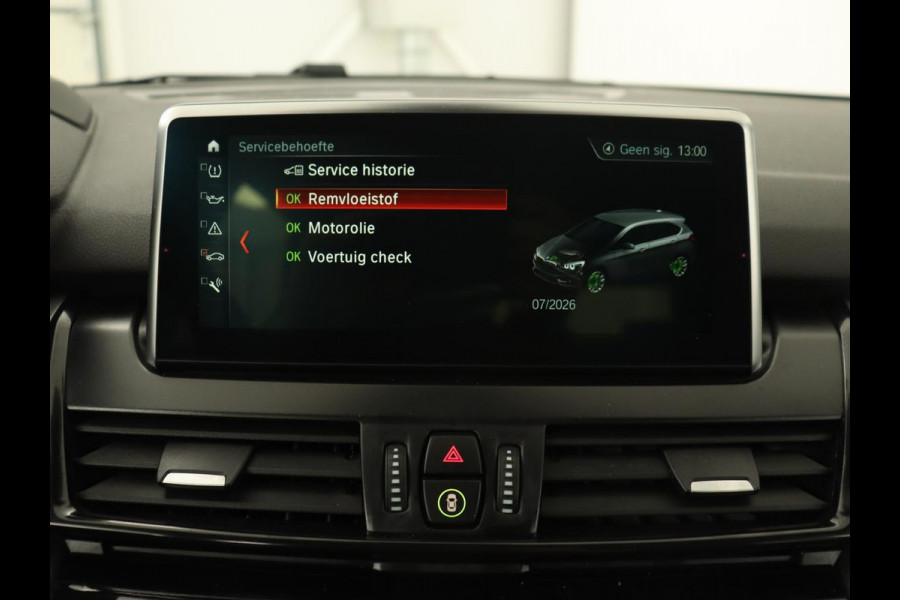 BMW 2 Serie Active Tourer 218i Corporate Lease High Executive | Leder | Cruise Control | Stoelverwarming | Head-up | Elektrische achterklep | Xenon BMW 2 Serie Active Tourer 218i Corporate Lease High Executive | Leder | Cruise Control | Stoelverwarming | Head-up | Elektrische achterklep | Xenon