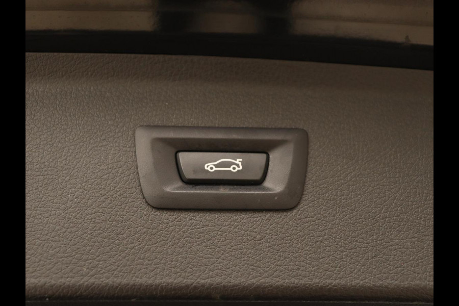 BMW 2 Serie Active Tourer 218i Corporate Lease High Executive | Leder | Cruise Control | Stoelverwarming | Head-up | Elektrische achterklep | Xenon BMW 2 Serie Active Tourer 218i Corporate Lease High Executive | Leder | Cruise Control | Stoelverwarming | Head-up | Elektrische achterklep | Xenon