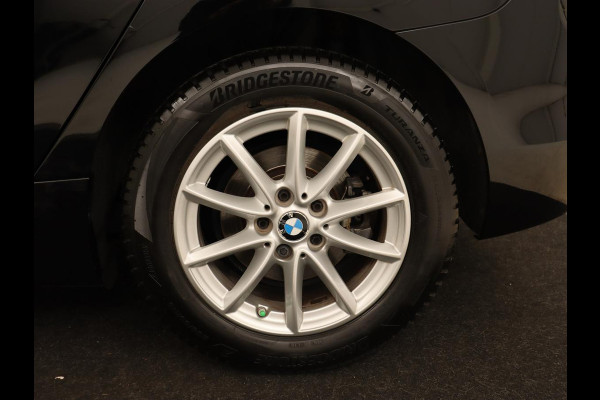 BMW 2 Serie Active Tourer 218i Corporate Lease High Executive | Leder | Cruise Control | Stoelverwarming | Head-up | Elektrische achterklep | Xenon BMW 2 Serie Active Tourer 218i Corporate Lease High Executive | Leder | Cruise Control | Stoelverwarming | Head-up | Elektrische achterklep | Xenon