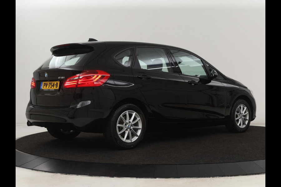 BMW 2 Serie Active Tourer 218i Corporate Lease High Executive | Leder | Cruise Control | Stoelverwarming | Head-up | Elektrische achterklep | Xenon BMW 2 Serie Active Tourer 218i Corporate Lease High Executive | Leder | Cruise Control | Stoelverwarming | Head-up | Elektrische achterklep | Xenon