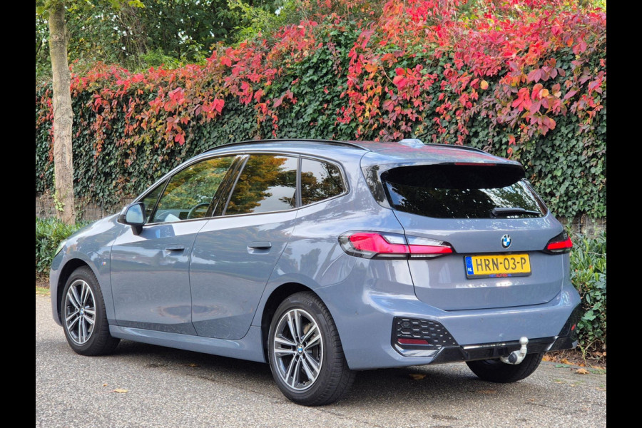 BMW 2 Serie Active Tourer M Sport CarPlay Trekhaak ACC Line Assist CarPlay Cam H&K Sparkling copper grey Fabriek garantie 26 BMW 2 Serie Active Tourer M Sport CarPlay Trekhaak ACC Line Assist CarPlay Cam H&K Sparkling copper grey Fabriek garantie 26
