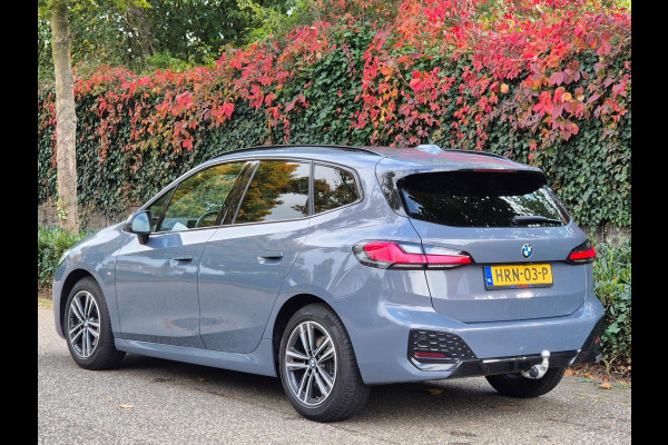BMW 2 Serie Active Tourer M Sport CarPlay Trekhaak ACC Line Assist CarPlay Cam H&K Sparkling copper grey Fabriek garantie 26 BMW 2 Serie Active Tourer M Sport CarPlay Trekhaak ACC Line Assist CarPlay Cam H&K Sparkling copper grey Fabriek garantie 26
