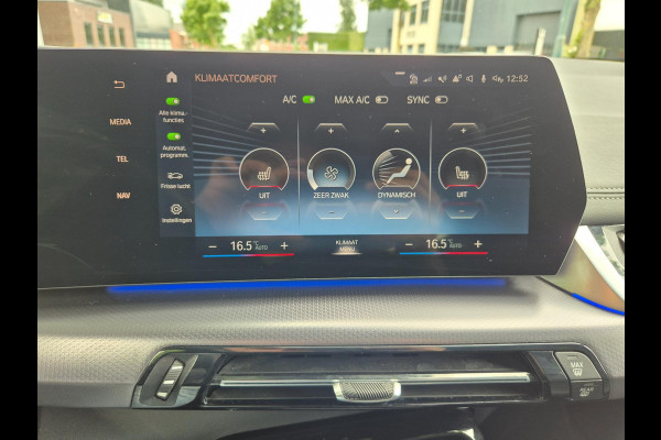 BMW 2 Serie Active Tourer M Sport CarPlay Trekhaak ACC Line Assist CarPlay Cam H&K Sparkling copper grey Fabriek garantie 26 BMW 2 Serie Active Tourer M Sport CarPlay Trekhaak ACC Line Assist CarPlay Cam H&K Sparkling copper grey Fabriek garantie 26