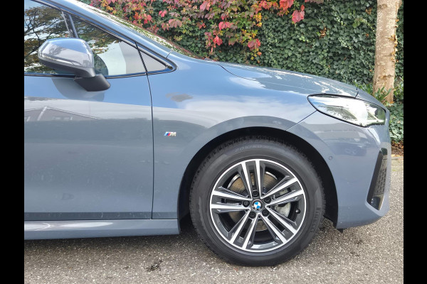 BMW 2 Serie Active Tourer M Sport CarPlay Trekhaak ACC Line Assist CarPlay Cam H&K Sparkling copper grey Fabriek garantie 26 BMW 2 Serie Active Tourer M Sport CarPlay Trekhaak ACC Line Assist CarPlay Cam H&K Sparkling copper grey Fabriek garantie 26