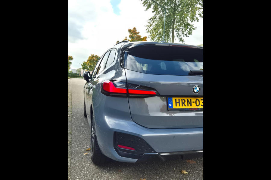 BMW 2 Serie Active Tourer M Sport CarPlay Trekhaak ACC Line Assist CarPlay Cam H&K Sparkling copper grey Fabriek garantie 26 BMW 2 Serie Active Tourer M Sport CarPlay Trekhaak ACC Line Assist CarPlay Cam H&K Sparkling copper grey Fabriek garantie 26