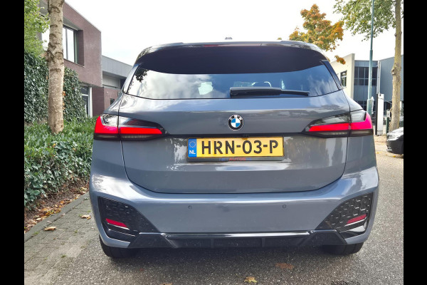 BMW 2 Serie Active Tourer M Sport CarPlay Trekhaak ACC Line Assist CarPlay Cam H&K Sparkling copper grey Fabriek garantie 26 BMW 2 Serie Active Tourer M Sport CarPlay Trekhaak ACC Line Assist CarPlay Cam H&K Sparkling copper grey Fabriek garantie 26