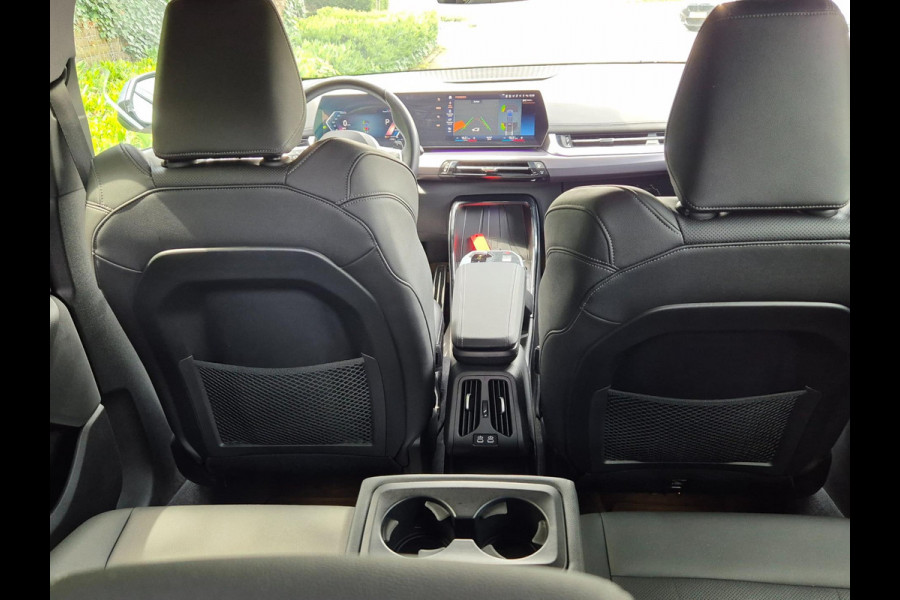 BMW 2 Serie Active Tourer M Sport CarPlay Trekhaak ACC Line Assist CarPlay Cam H&K Sparkling copper grey Fabriek garantie 26 BMW 2 Serie Active Tourer M Sport CarPlay Trekhaak ACC Line Assist CarPlay Cam H&K Sparkling copper grey Fabriek garantie 26