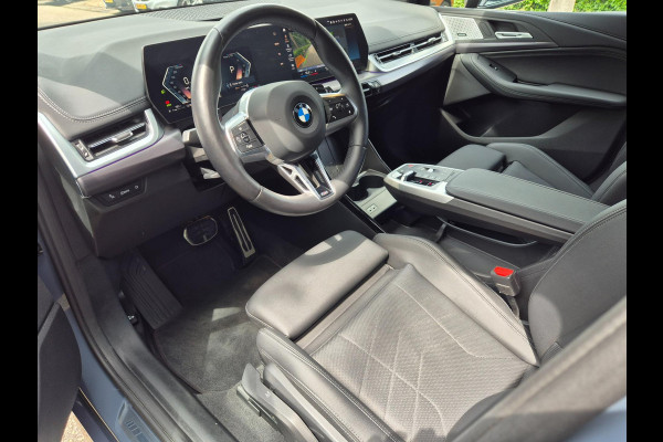 BMW 2 Serie Active Tourer M Sport CarPlay Trekhaak ACC Line Assist CarPlay Cam H&K Sparkling copper grey Fabriek garantie 26 BMW 2 Serie Active Tourer M Sport CarPlay Trekhaak ACC Line Assist CarPlay Cam H&K Sparkling copper grey Fabriek garantie 26