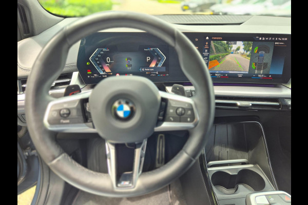 BMW 2 Serie Active Tourer M Sport CarPlay Trekhaak ACC Line Assist CarPlay Cam H&K Sparkling copper grey Fabriek garantie 26 BMW 2 Serie Active Tourer M Sport CarPlay Trekhaak ACC Line Assist CarPlay Cam H&K Sparkling copper grey Fabriek garantie 26