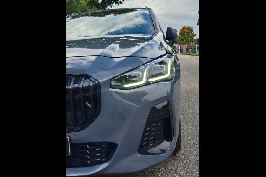 BMW 2 Serie Active Tourer M Sport CarPlay Trekhaak ACC Line Assist CarPlay Cam H&K Sparkling copper grey Fabriek garantie 26 BMW 2 Serie Active Tourer M Sport CarPlay Trekhaak ACC Line Assist CarPlay Cam H&K Sparkling copper grey Fabriek garantie 26