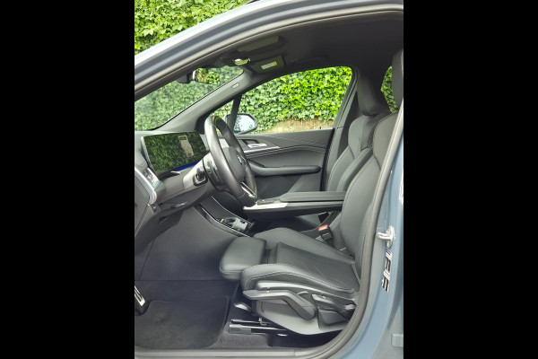 BMW 2 Serie Active Tourer M Sport CarPlay Trekhaak ACC Line Assist CarPlay Cam H&K Sparkling copper grey Fabriek garantie 26 BMW 2 Serie Active Tourer M Sport CarPlay Trekhaak ACC Line Assist CarPlay Cam H&K Sparkling copper grey Fabriek garantie 26