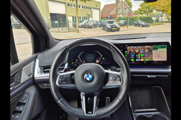 BMW 2 Serie Active Tourer M Sport CarPlay Trekhaak ACC Line Assist CarPlay Cam H&K Sparkling copper grey Fabriek garantie 26 BMW 2 Serie Active Tourer M Sport CarPlay Trekhaak ACC Line Assist CarPlay Cam H&K Sparkling copper grey Fabriek garantie 26