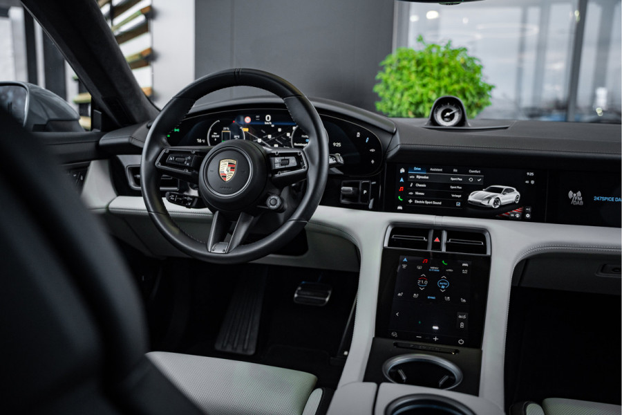 Porsche Taycan Sport Turismo 4S 89 kWh - MY24 l Sport Chrono | PCCB l Panorama | Bose | Stoelkoeling | Memory Porsche Taycan Sport Turismo 4S 89 kWh - MY24 l Sport Chrono | PCCB l Panorama | Bose | Stoelkoeling | Memory