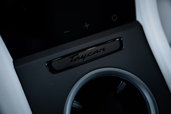 Porsche Taycan Sport Turismo 4S 89 kWh - MY24 l Sport Chrono | PCCB l Panorama | Bose | Stoelkoeling | Memory Porsche Taycan Sport Turismo 4S 89 kWh - MY24 l Sport Chrono | PCCB l Panorama | Bose | Stoelkoeling | Memory
