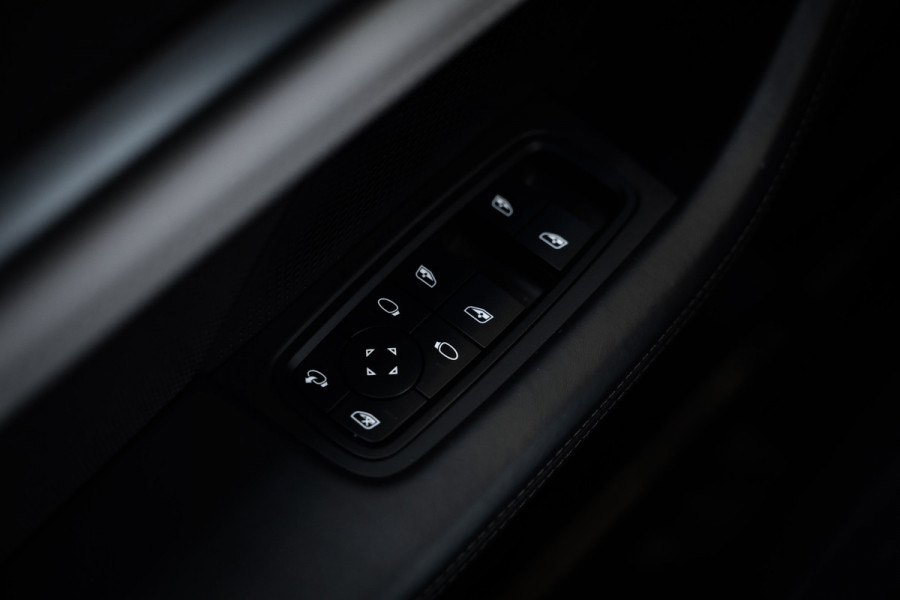 Porsche Taycan Sport Turismo 4S 89 kWh - MY24 l Sport Chrono | PCCB l Panorama | Bose | Stoelkoeling | Memory Porsche Taycan Sport Turismo 4S 89 kWh - MY24 l Sport Chrono | PCCB l Panorama | Bose | Stoelkoeling | Memory