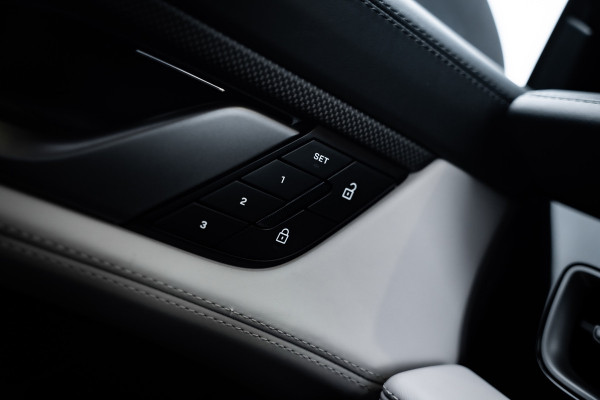 Porsche Taycan Sport Turismo 4S 89 kWh - MY24 l Sport Chrono | PCCB l Panorama | Bose | Stoelkoeling | Memory Porsche Taycan Sport Turismo 4S 89 kWh - MY24 l Sport Chrono | PCCB l Panorama | Bose | Stoelkoeling | Memory