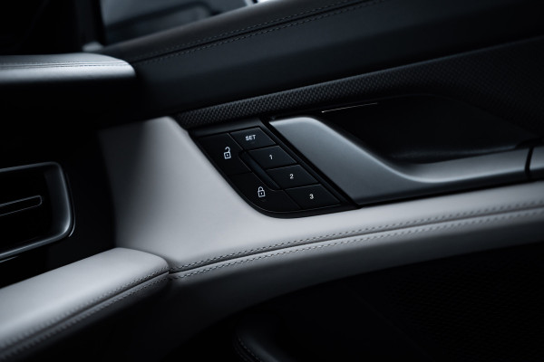 Porsche Taycan Sport Turismo 4S 89 kWh - MY24 l Sport Chrono | PCCB l Panorama | Bose | Stoelkoeling | Memory Porsche Taycan Sport Turismo 4S 89 kWh - MY24 l Sport Chrono | PCCB l Panorama | Bose | Stoelkoeling | Memory