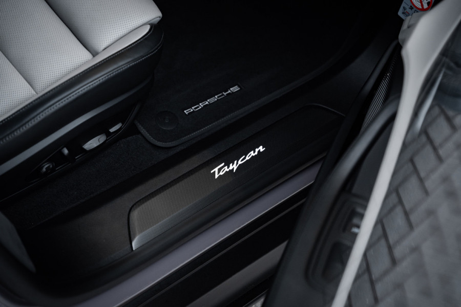 Porsche Taycan Sport Turismo 4S 89 kWh - MY24 l Sport Chrono | PCCB l Panorama | Bose | Stoelkoeling | Memory Porsche Taycan Sport Turismo 4S 89 kWh - MY24 l Sport Chrono | PCCB l Panorama | Bose | Stoelkoeling | Memory