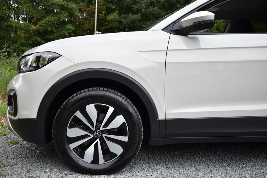 Volkswagen T-Cross TSI 110PK DSG STYLE NAVI/CARPLAY/PARKEERSENSOREN