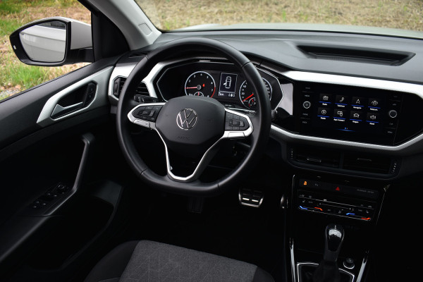 Volkswagen T-Cross TSI 110PK DSG STYLE NAVI/CARPLAY/PARKEERSENSOREN