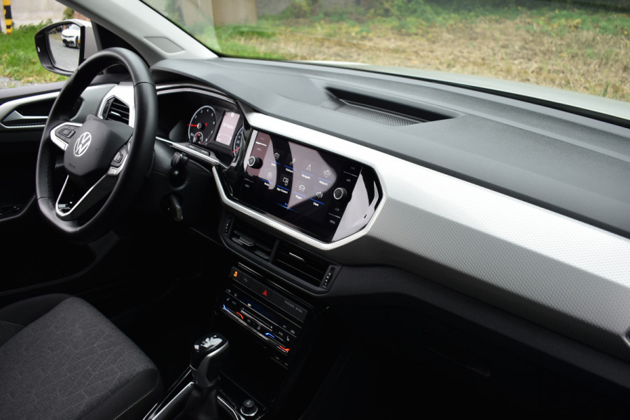 Volkswagen T-Cross TSI 110PK DSG STYLE NAVI/CARPLAY/PARKEERSENSOREN