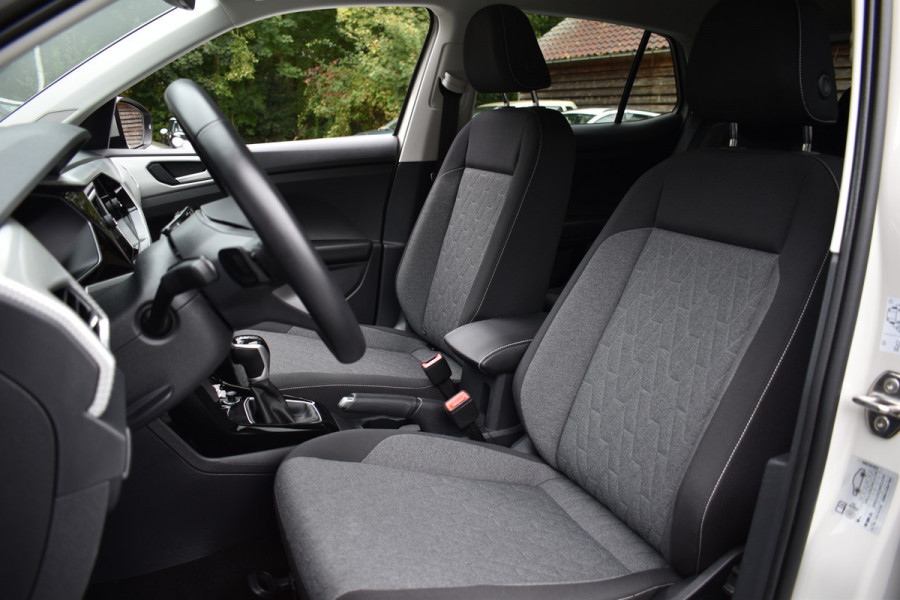 Volkswagen T-Cross TSI 110PK DSG STYLE NAVI/CARPLAY/PARKEERSENSOREN