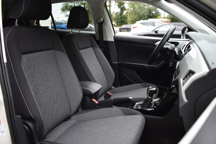 Volkswagen T-Cross TSI 110PK DSG STYLE NAVI/CARPLAY/PARKEERSENSOREN