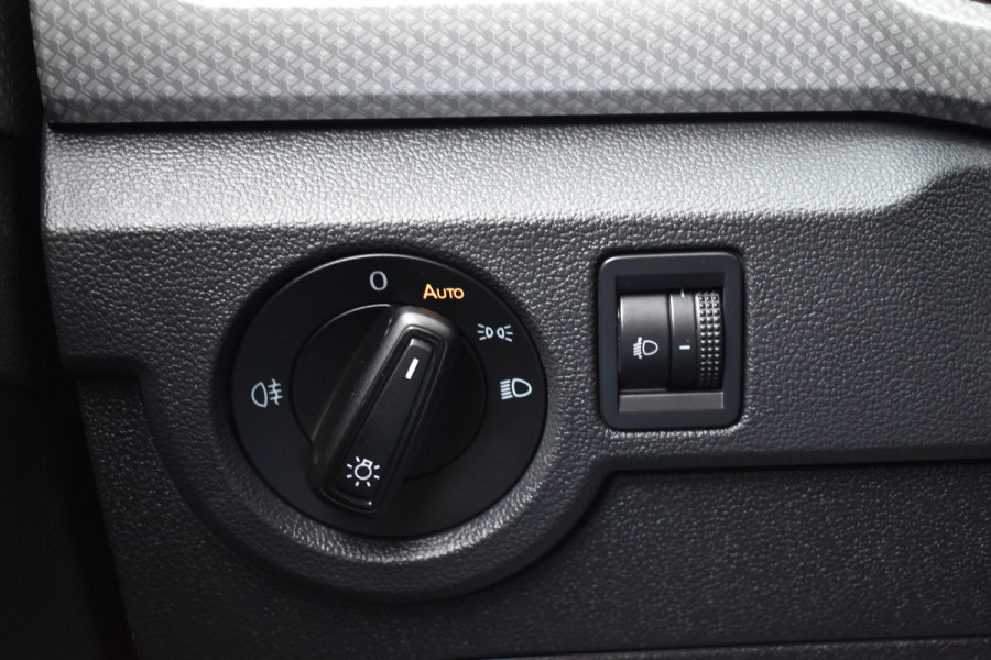 Volkswagen T-Cross TSI 110PK DSG STYLE NAVI/CARPLAY/PARKEERSENSOREN