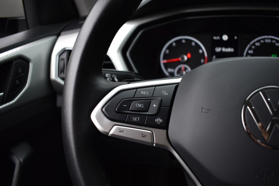 Volkswagen T-Cross TSI 110PK DSG STYLE NAVI/CARPLAY/PARKEERSENSOREN