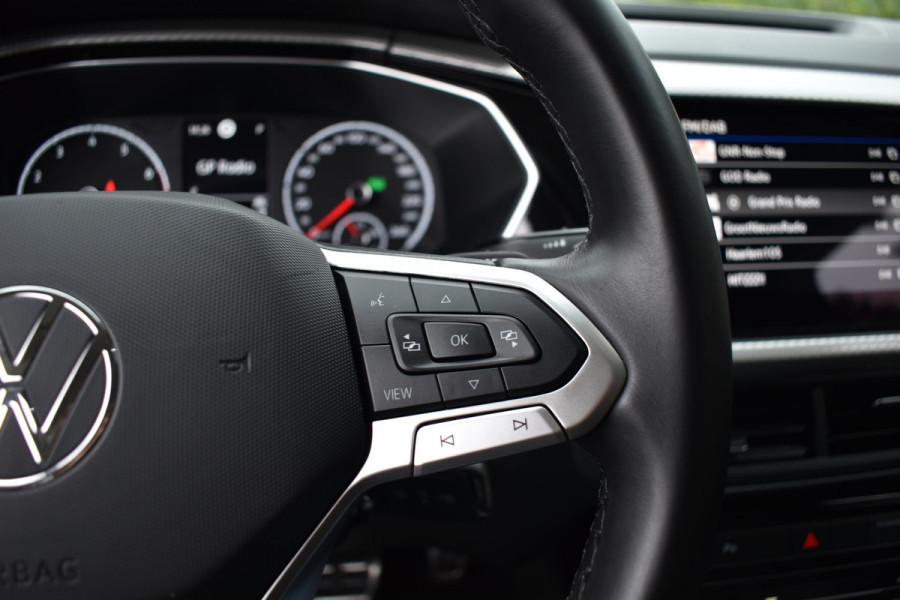 Volkswagen T-Cross TSI 110PK DSG STYLE NAVI/CARPLAY/PARKEERSENSOREN