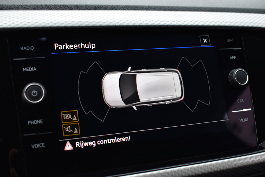 Volkswagen T-Cross TSI 110PK DSG STYLE NAVI/CARPLAY/PARKEERSENSOREN