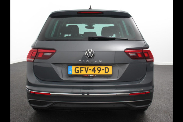 Volkswagen Tiguan 1.5 TSI DSG 150pk Life | Navigatie | Apple Carplay/Android Auto | Parkeersensoren | Adaptive cruise Control | Wegklapbare Trekhaak | Stoel- en stuurverwarming | Ledverlichting | Getinte ramen | Climate Control
