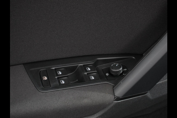 Volkswagen Tiguan 1.5 TSI DSG 150pk Life | Navigatie | Apple Carplay/Android Auto | Parkeersensoren | Adaptive cruise Control | Wegklapbare Trekhaak | Stoel- en stuurverwarming | Ledverlichting | Getinte ramen | Climate Control