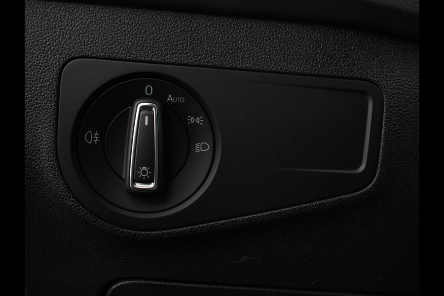 Volkswagen Tiguan 1.5 TSI DSG 150pk Life | Navigatie | Apple Carplay/Android Auto | Parkeersensoren | Adaptive cruise Control | Wegklapbare Trekhaak | Stoel- en stuurverwarming | Ledverlichting | Getinte ramen | Climate Control