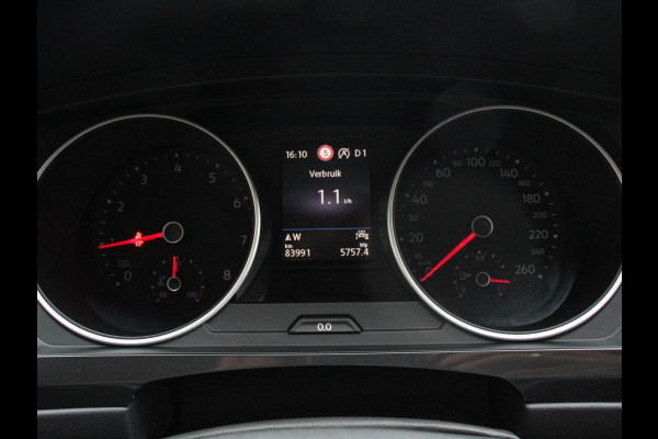 Volkswagen Tiguan 1.5 TSI DSG 150pk Life | Navigatie | Apple Carplay/Android Auto | Parkeersensoren | Adaptive cruise Control | Wegklapbare Trekhaak | Stoel- en stuurverwarming | Ledverlichting | Getinte ramen | Climate Control
