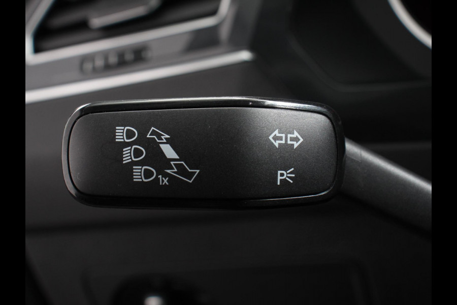 Volkswagen Tiguan 1.5 TSI DSG 150pk Life | Navigatie | Apple Carplay/Android Auto | Parkeersensoren | Adaptive cruise Control | Wegklapbare Trekhaak | Stoel- en stuurverwarming | Ledverlichting | Getinte ramen | Climate Control
