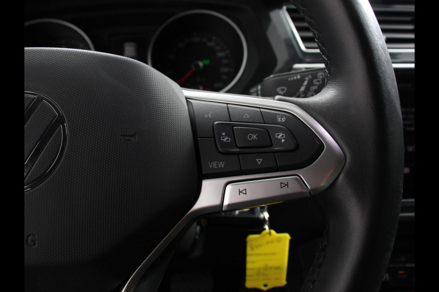 Volkswagen Tiguan 1.5 TSI DSG 150pk Life | Navigatie | Apple Carplay/Android Auto | Parkeersensoren | Adaptive cruise Control | Wegklapbare Trekhaak | Stoel- en stuurverwarming | Ledverlichting | Getinte ramen | Climate Control