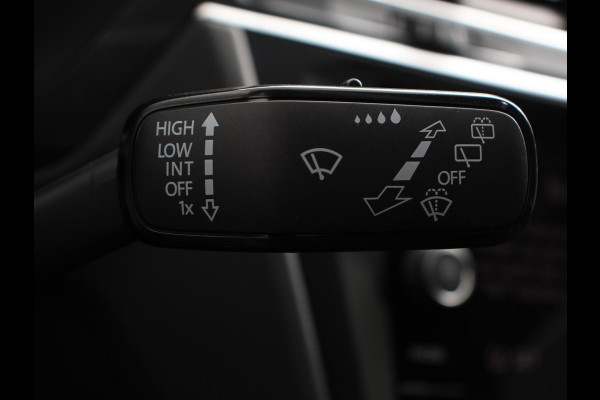Volkswagen Tiguan 1.5 TSI DSG 150pk Life | Navigatie | Apple Carplay/Android Auto | Parkeersensoren | Adaptive cruise Control | Wegklapbare Trekhaak | Stoel- en stuurverwarming | Ledverlichting | Getinte ramen | Climate Control