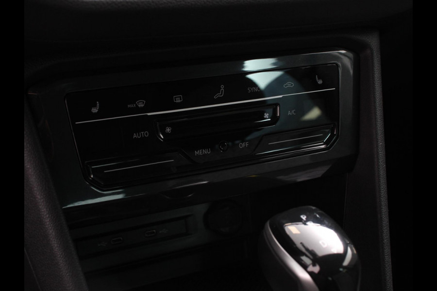 Volkswagen Tiguan 1.5 TSI DSG 150pk Life | Navigatie | Apple Carplay/Android Auto | Parkeersensoren | Adaptive cruise Control | Wegklapbare Trekhaak | Stoel- en stuurverwarming | Ledverlichting | Getinte ramen | Climate Control