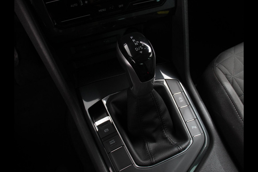 Volkswagen Tiguan 1.5 TSI DSG 150pk Life | Navigatie | Apple Carplay/Android Auto | Parkeersensoren | Adaptive cruise Control | Wegklapbare Trekhaak | Stoel- en stuurverwarming | Ledverlichting | Getinte ramen | Climate Control