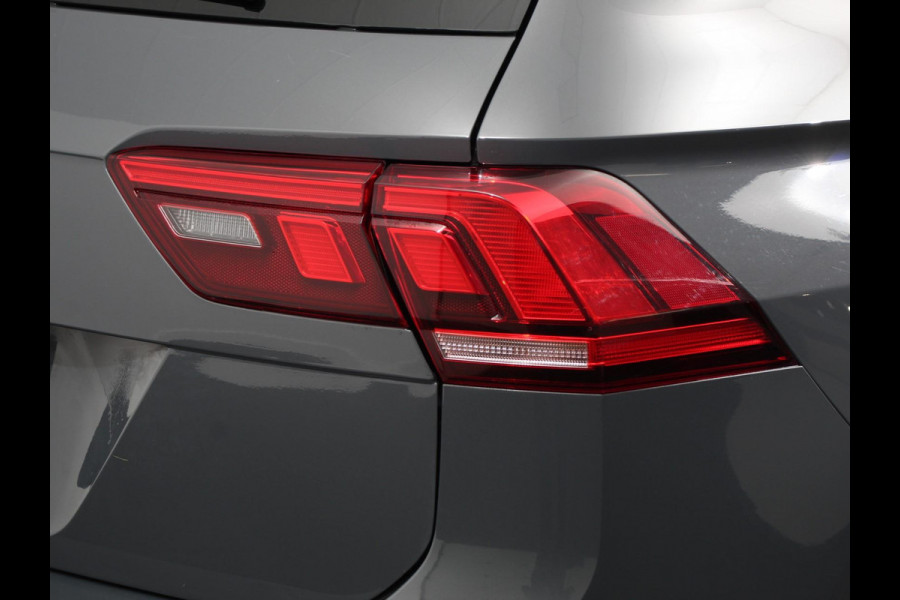Volkswagen Tiguan 1.5 TSI DSG 150pk Life | Navigatie | Apple Carplay/Android Auto | Parkeersensoren | Adaptive cruise Control | Wegklapbare Trekhaak | Stoel- en stuurverwarming | Ledverlichting | Getinte ramen | Climate Control