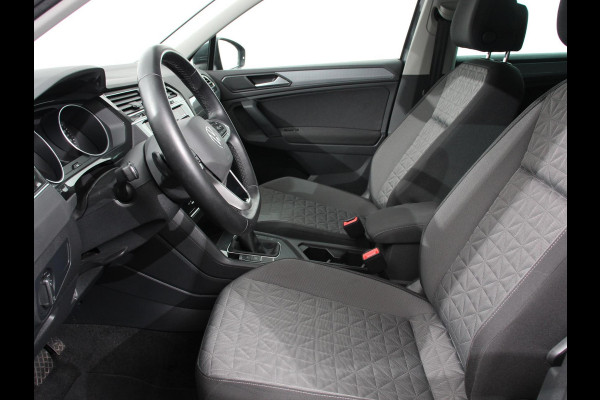 Volkswagen Tiguan 1.5 TSI DSG 150pk Life | Navigatie | Apple Carplay/Android Auto | Parkeersensoren | Adaptive cruise Control | Wegklapbare Trekhaak | Stoel- en stuurverwarming | Ledverlichting | Getinte ramen | Climate Control