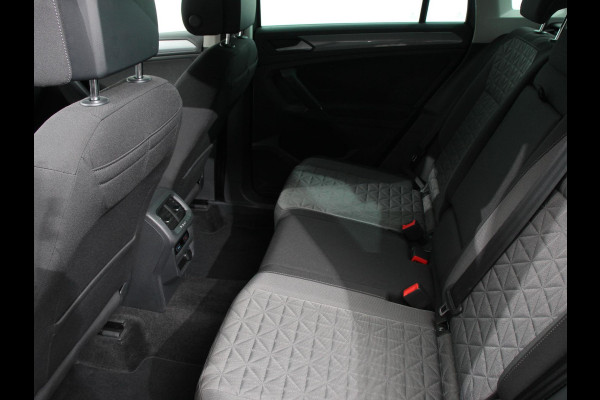 Volkswagen Tiguan 1.5 TSI DSG 150pk Life | Navigatie | Apple Carplay/Android Auto | Parkeersensoren | Adaptive cruise Control | Wegklapbare Trekhaak | Stoel- en stuurverwarming | Ledverlichting | Getinte ramen | Climate Control